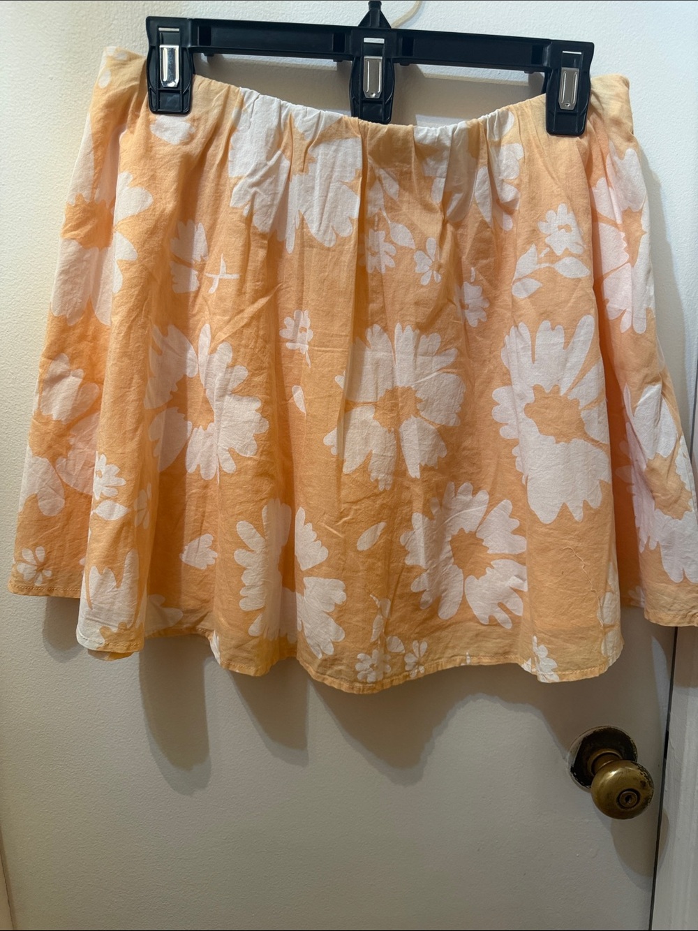 American Eagle Peach and White Floral Skater Skirt lined size Large